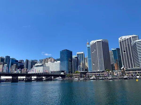 暂停内地居民身份开港美股账户？20家券商回应<strong></p>
<p>贵金属开户何时恢复</strong>！返澳留学生“一房难求” 限价政策难抑涨价冲动 本财年零售电价或上涨两成