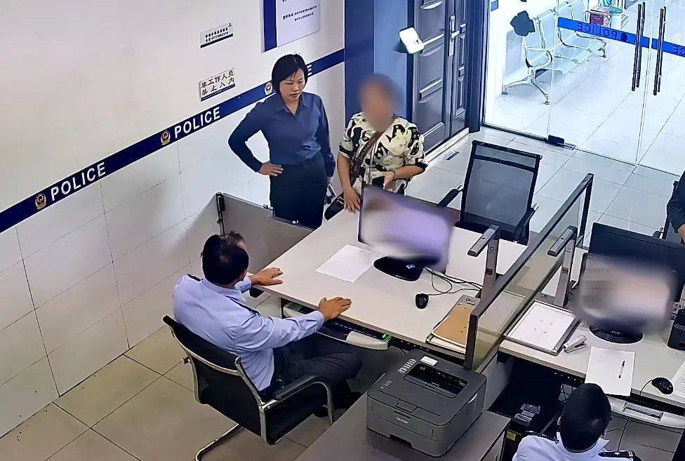 柳州女子到柳南万达买3万元黄金<strong></p>
<p>贵金属关税政策</strong>，不挑款不问价，店员吓到报警！