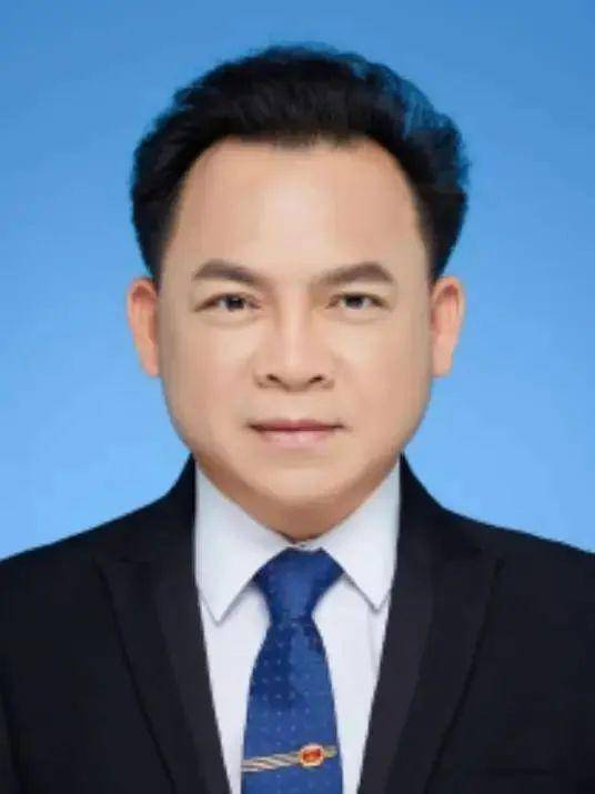 卸任市委书记3天后<strong></p>
<p>贵金属关税政策</strong>，55岁的他任省政府党组成员！