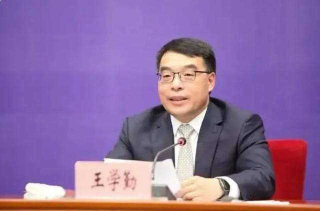 卸任市委书记3天后<strong></p>
<p>贵金属关税政策</strong>，55岁的他任省政府党组成员！