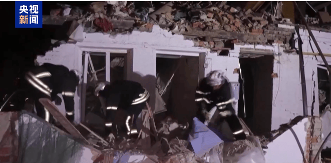 乌克兰第二大城市中心警察局遭袭<strong></p>
<p>贵金属纸钞工艺</strong>！俄军密集打击乌军多个重要目标；俄罗斯多家银行遭网络攻击