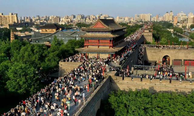 半月谈关注西安：特大城市<strong></p>
<p>有几家正规贵金属</strong>，这样治城