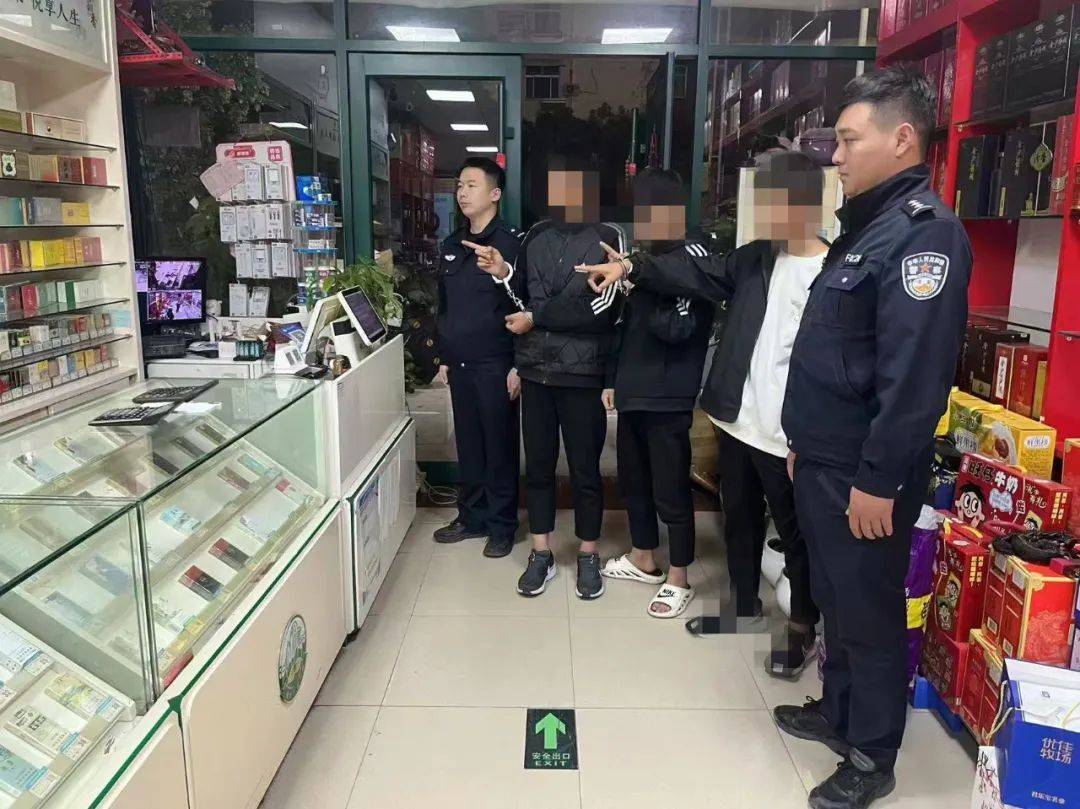 2分钟“扫荡”一家店<strong></p>
<p>新华银贵金属直播</strong>！山东菏泽警方抓获一盗窃团伙