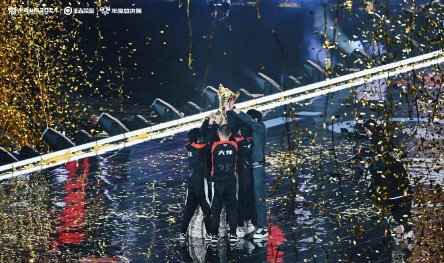 现场超3万人<strong></p>
<p>贵金属交易休市时间</strong>！昨晚北京朝阳这里有场顶级电竞赛