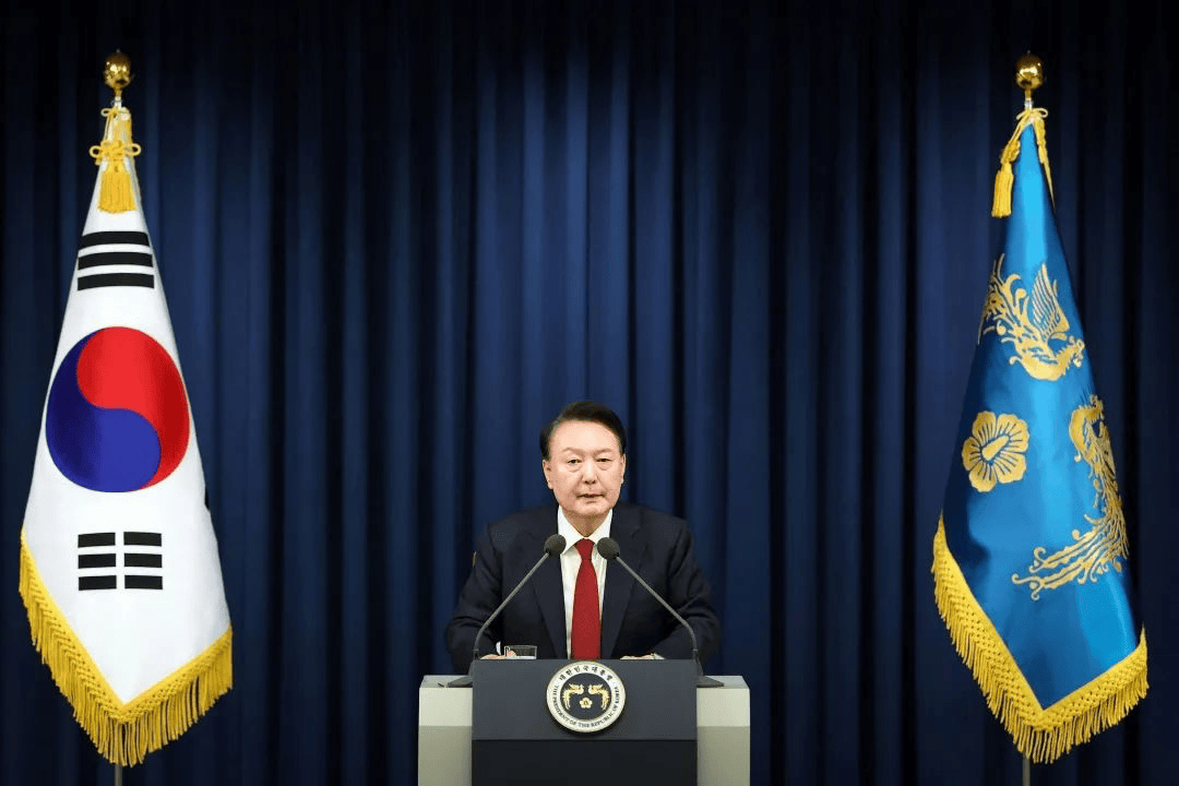 最新！外媒：韩国最大工会发起“无限期罢工”<strong></p>
<p>贵金属产品策略</strong>，呼吁尹锡悦以煽动“内乱罪”辞职