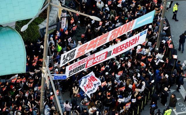弹劾尹锡悦动议破产<strong></p>
<p>贵金属kdj指标详解</strong>，韩国执政党耍无赖：人不交、总统权力也不交