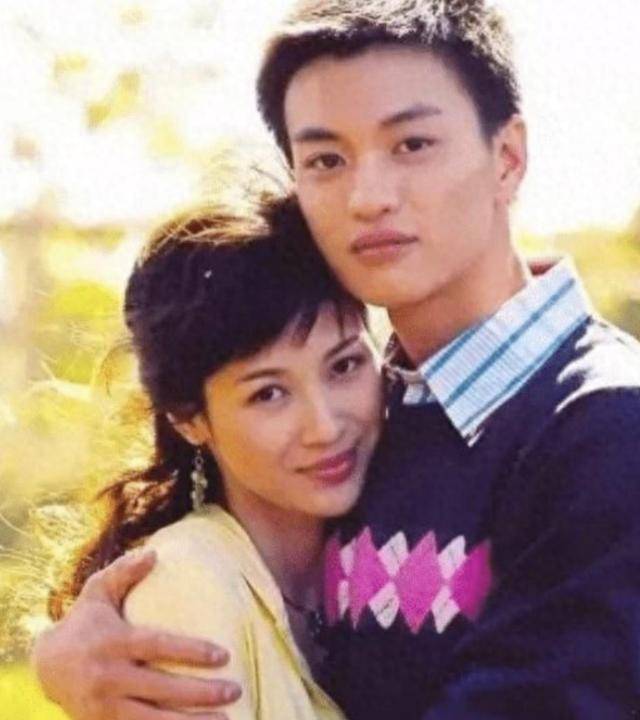富商周旭辉<strong></p>
<p>腾讯国际贵金属行情</strong>，44岁娶小12岁女星童蕾，获刑3年后，妻女过得如何？