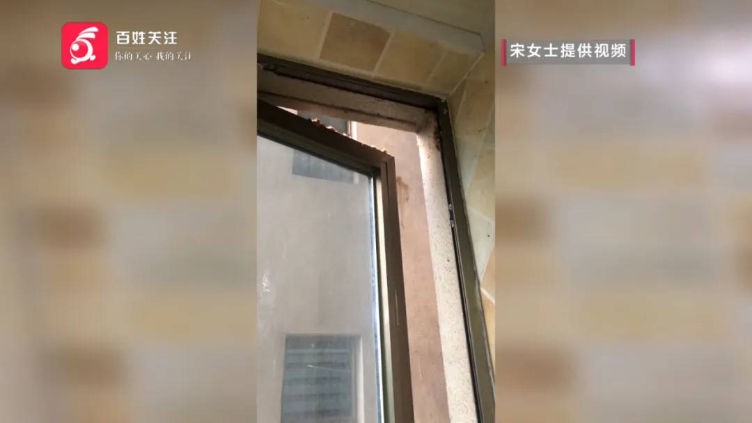 恶心坏了！贵阳一女子家中被扔进一颗“炸弹”<strong></p>
<p>腾讯国际贵金属行情</strong>，残羹剩饭炸开花