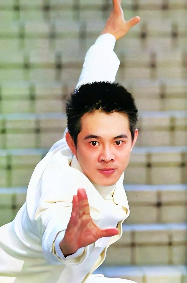 李连杰:后事一切从简<strong></p>
<p>玩转工行贵金属</strong>，不用立碑也不用办丧事，树葬海葬都可以