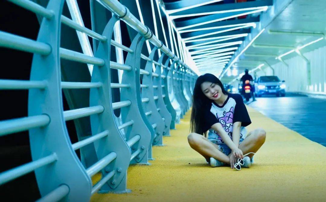 鸡窝头女士收拾漂亮上班了<strong></p>
<p>贵金属是不是货币</strong>！精致一年潦草一天爆红