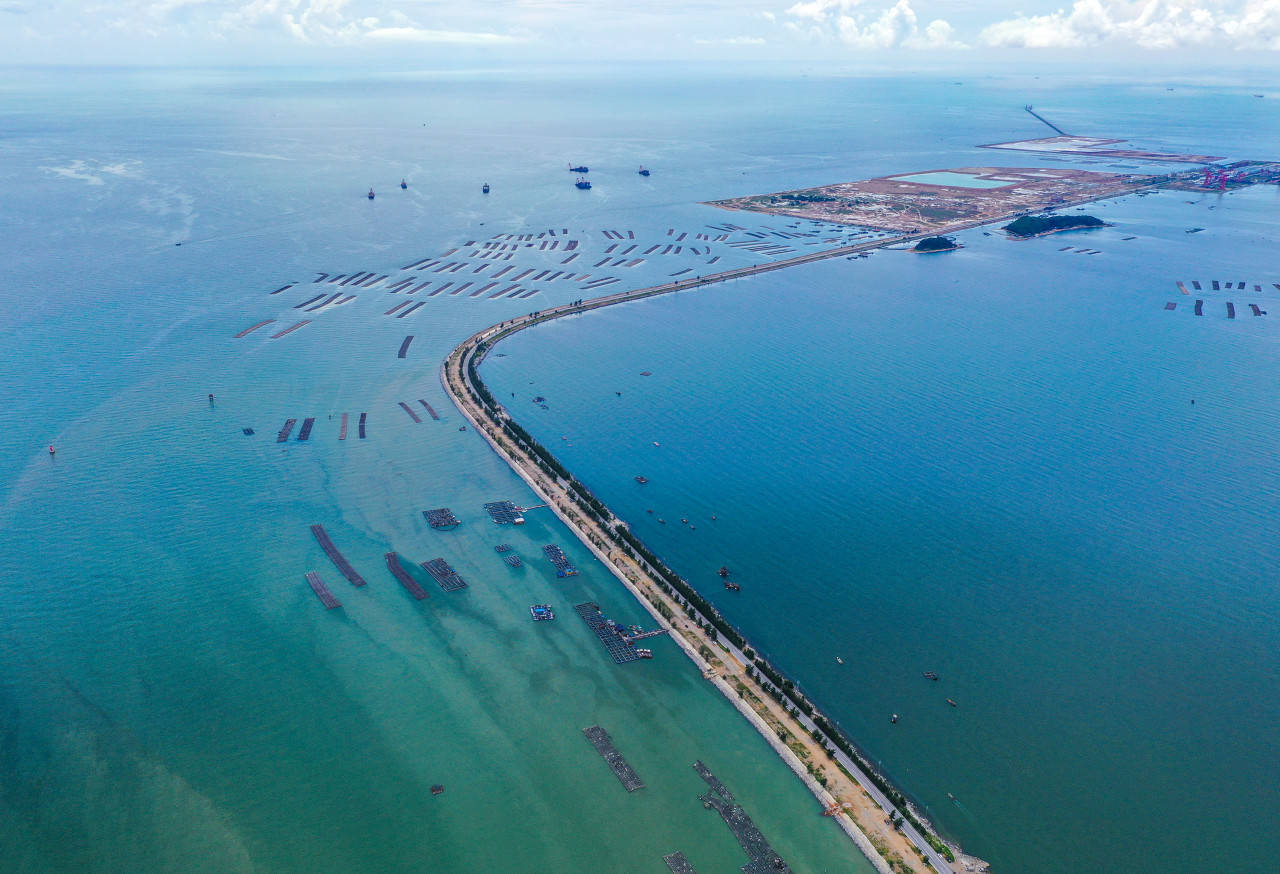 广西争夺“流量”：不止造运河<strong></p>
<p>贵金属是不是货币</strong>，还造跨海大桥