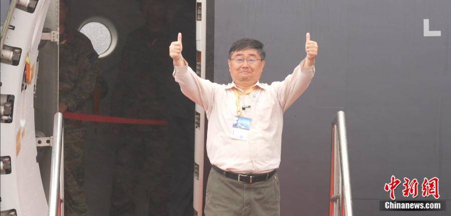 专访台海军前舰长吕礼诗：<strong></p>
<p>币安币网站</strong>我就是不折不扣的中国人