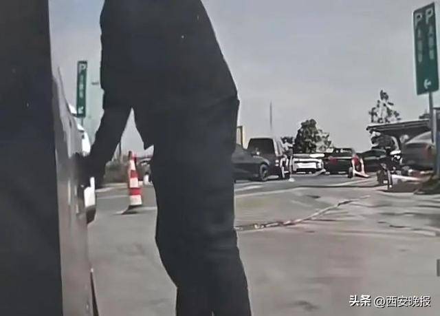 王某（男<strong></p>
<p>BCH网站</strong>，60岁），被当场抓获！已刑拘