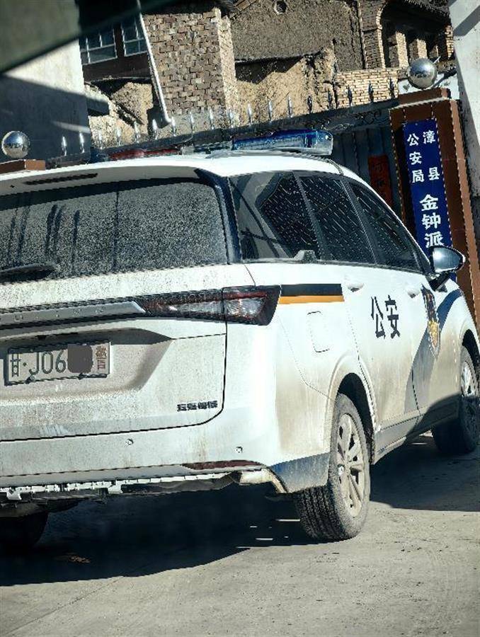 警车把农用车“别进”沟里<strong></p>
<p>BSV网站</strong>，三个问题需要澄清
