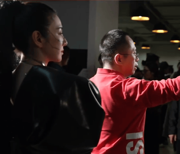 周鸿祎回应参演的短剧辣眼睛：黄奕诱惑<strong></p>
<p>BITOP投资</strong>我的剧情是DeepSeek设计的