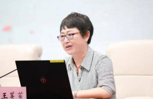 吉林一女官员被查！当过扫黑办主任<strong></p>
<p>OKExAPP下载</strong>，她曾说“吃人家的嘴短，拿人家的手短”