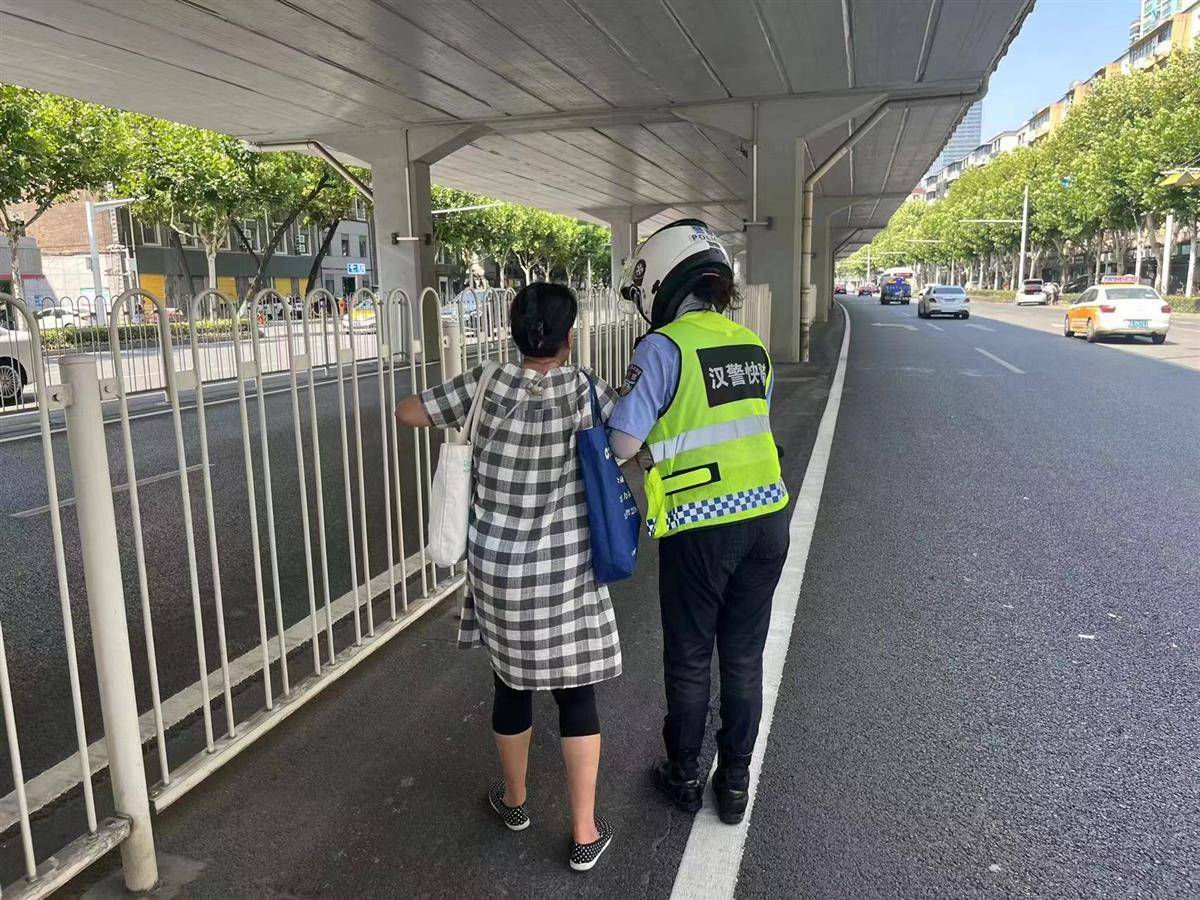 “姑娘<strong></p>
<p>USDTAPP下载</strong>，又是你，真有缘呀！”婆婆第三次在车流中遇到她