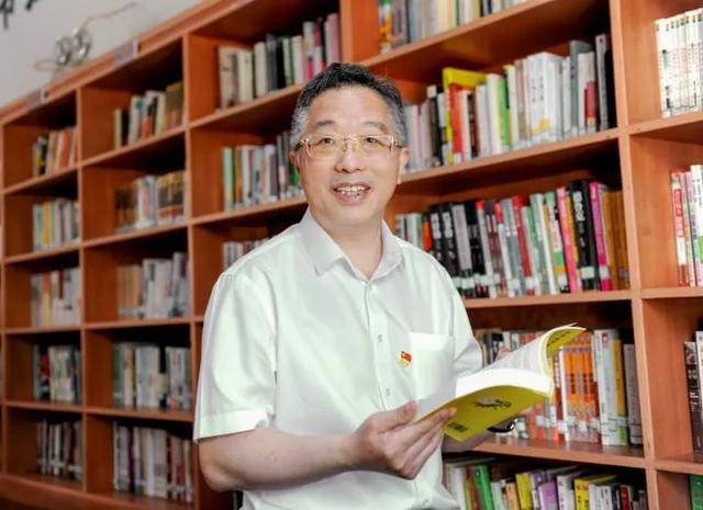 “颐云楼主人”<strong></p>
<p>USDTAPP下载</strong>，主动向省纪委投案