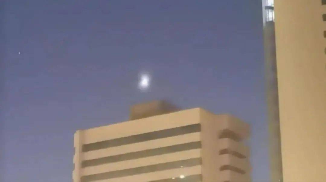 新疆夜空不明飞行物是什么<strong></p>
<p>瑞波币</strong>？揭秘来了