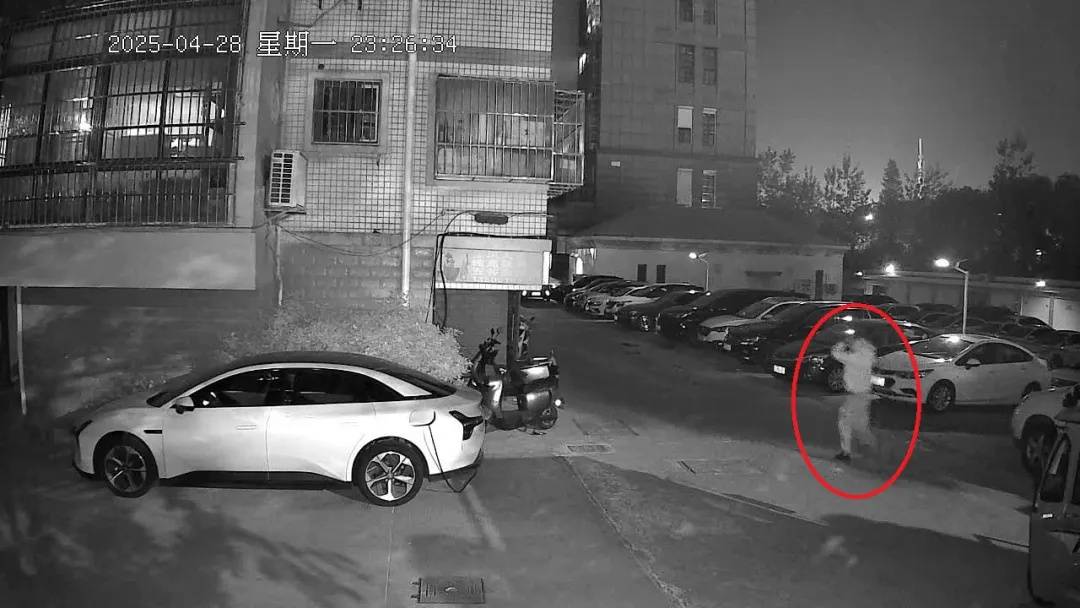 江苏一男子戴仿真“人皮”面具入室盗窃<strong></p>
<p>币安币APP下载</strong>，流窜多个小区作案，涉案金额达15万余元