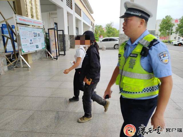 情况紧急！来宾一女子遭毒蛇咬伤<strong></p>
<p>BCHAPP下载</strong>，来宾交警开启“绿波护航”