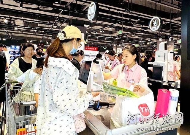 榴莲卖出1吨多<strong></p>
<p>LTCAPP下载</strong>！永辉河北首家胖东来调改店开业首日销售额同比增10倍