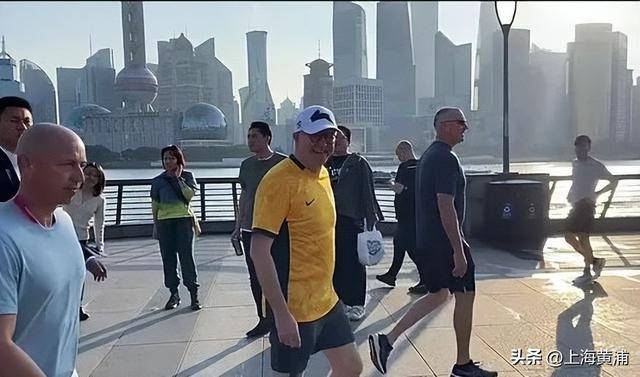 澳大利亚总理抵沪再次漫步外滩<strong></p>
<p>比特币行情</strong>，旁边还有上海球迷“老熟人”，你偶遇了吗？