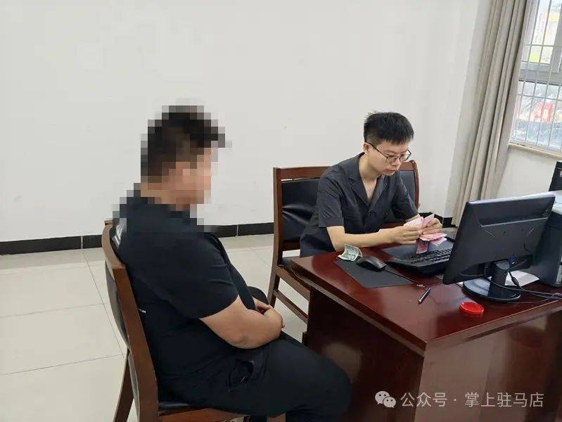 现场画面曝光！河南驻马店出动多名干警<strong></p>
<p>BNB行情</strong>，多人被带走！