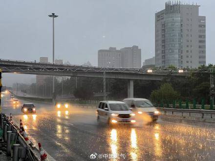 北京七区已现暴雨或大暴雨 早高峰城区及北部地区仍有明显降雨 注意出行安全<strong></p>
<p>币安币行情</strong>！