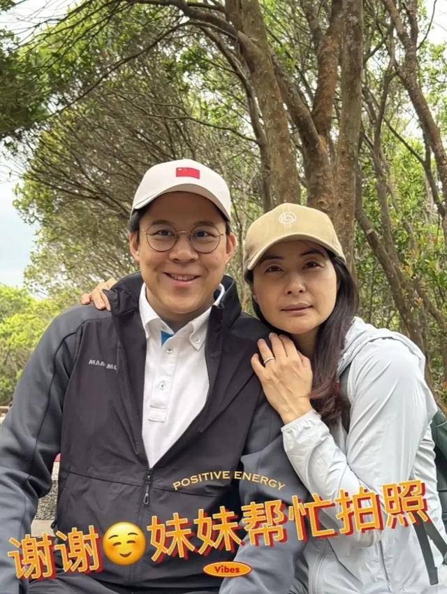 霍启刚专程飞新加坡<strong></p>
<p>币安币行情</strong>，见证郭晶晶入选国际游泳名人堂，二人结婚13年，育有一子两女