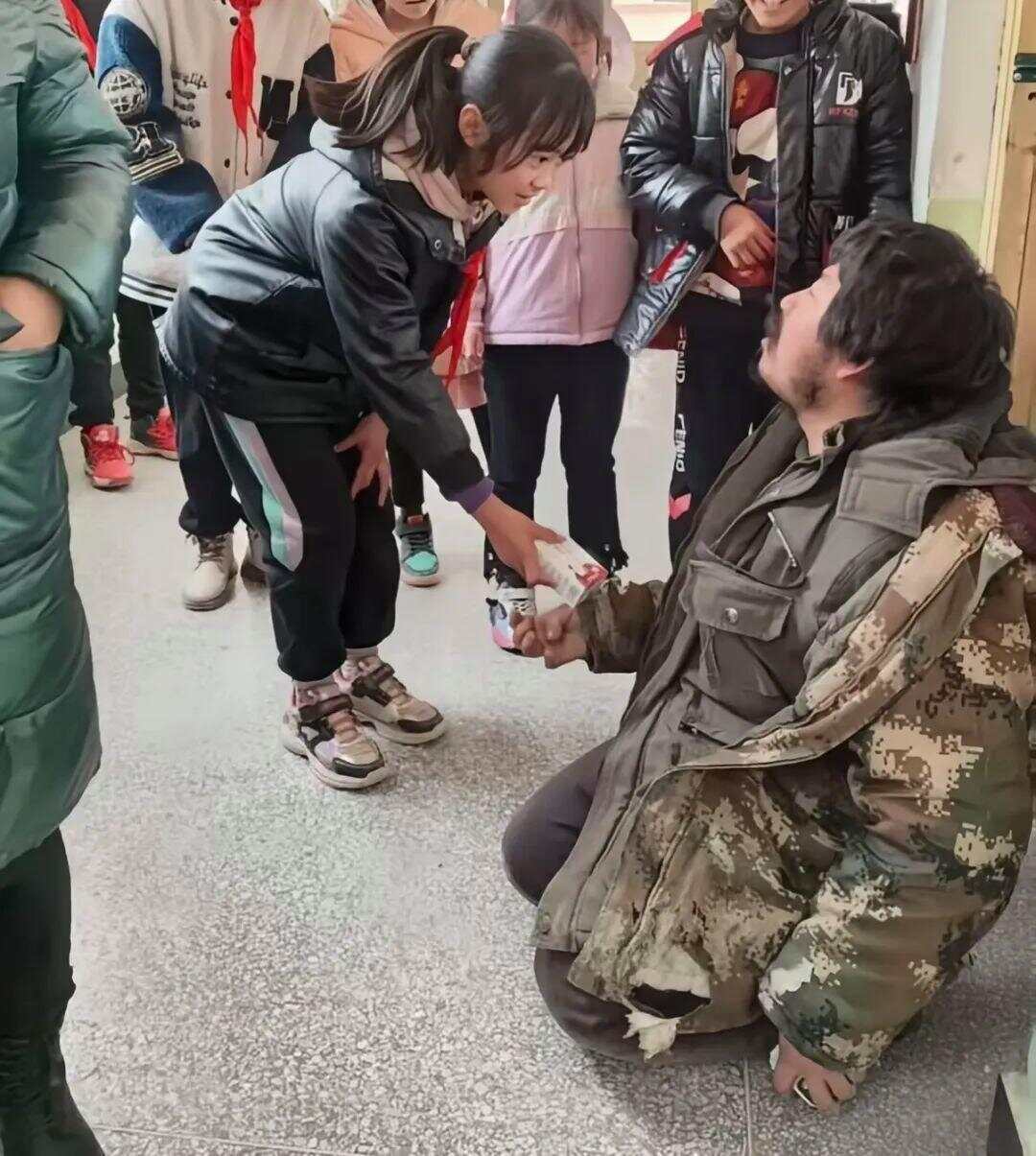 遗憾！受拾荒者资助感动全网女孩意外去世<strong></p>
<p>IPFS行情</strong>，此前两人相见泪流满面感动全网