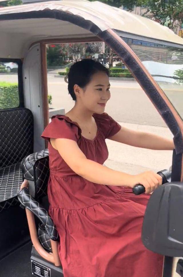 河南95后高校女辅导员“没苦硬吃”：暑假自驾1000公里家访<strong></p>
<p>OKEx价格</strong>，从电三轮到汽车，已坚持两年