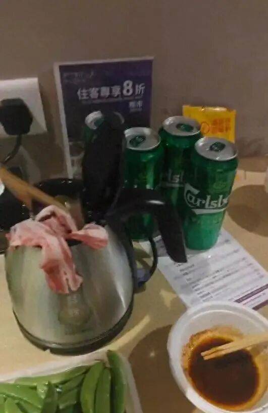 男子发视频“炫耀”用客房水壶煮火锅<strong></p>
<p>抹茶价格</strong>，当事酒店回应