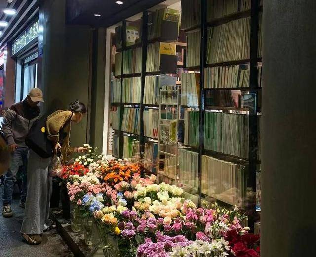 七夕不送玫瑰改送花菜<strong></p>
<p>抹茶价格</strong>！这一届年轻人“反套路”重新定义浪漫