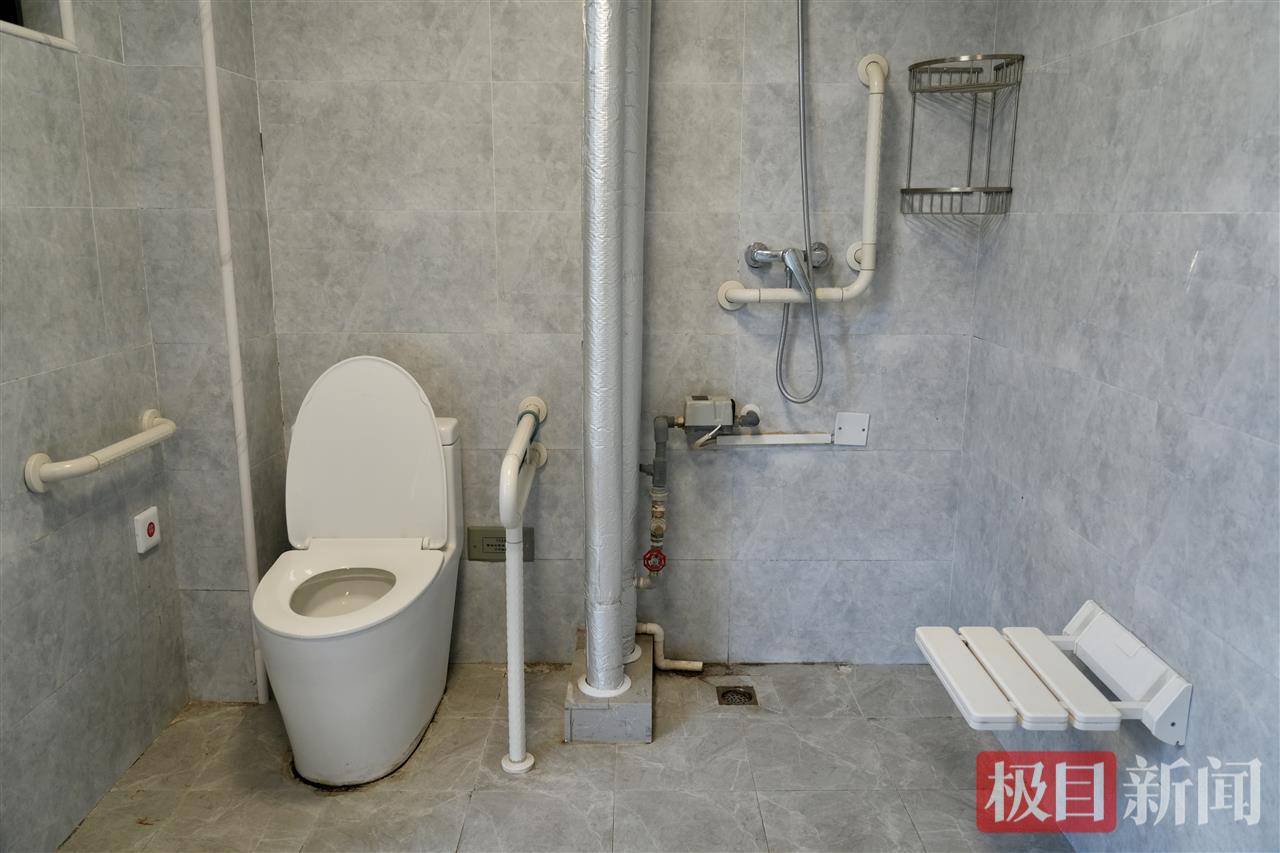 “玻璃娃娃”田艳青踏入武大校园！校方准备无障碍宿舍<strong></p>
<p>BITOP价格</strong>，母亲能同寝陪读