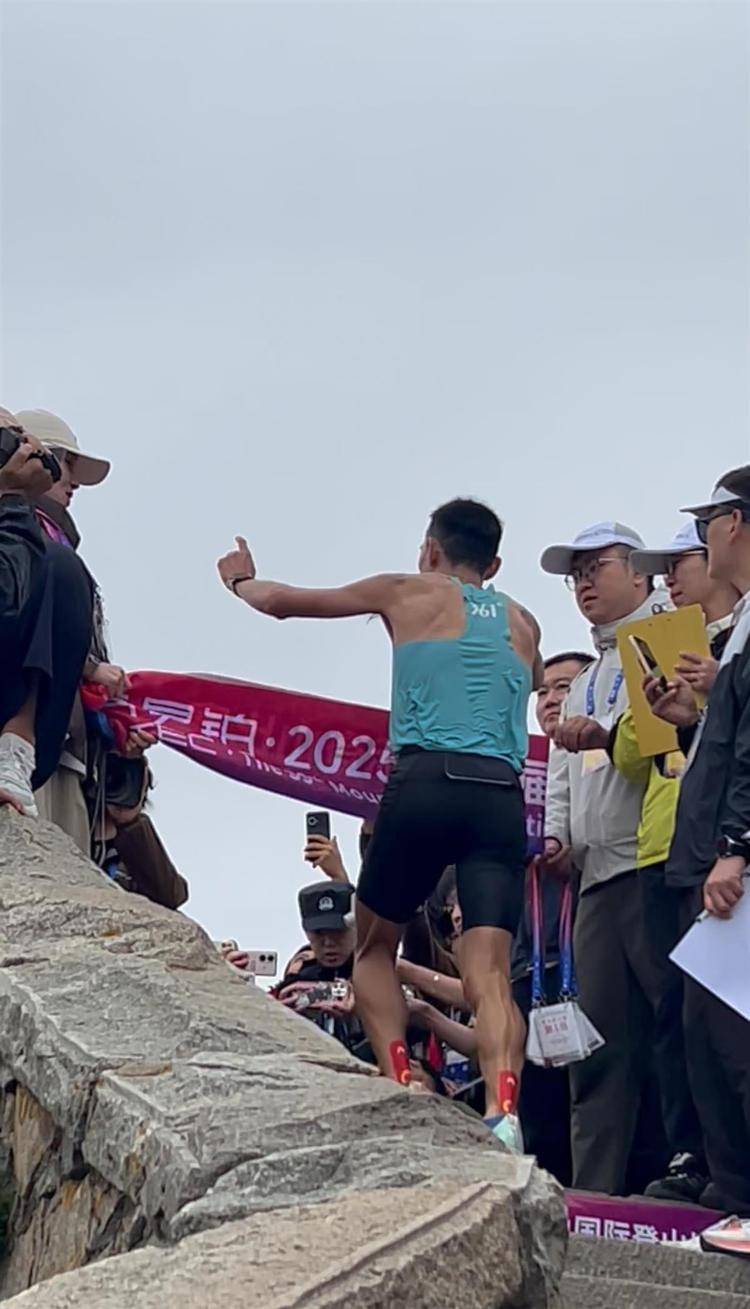 “你登上山顶<strong></p>
<p>USDT价格</strong>，我还没到售票处”，泰山国际登山赛一男子59分52秒夺冠，18年前他创下的56分22秒纪录至今无人打破