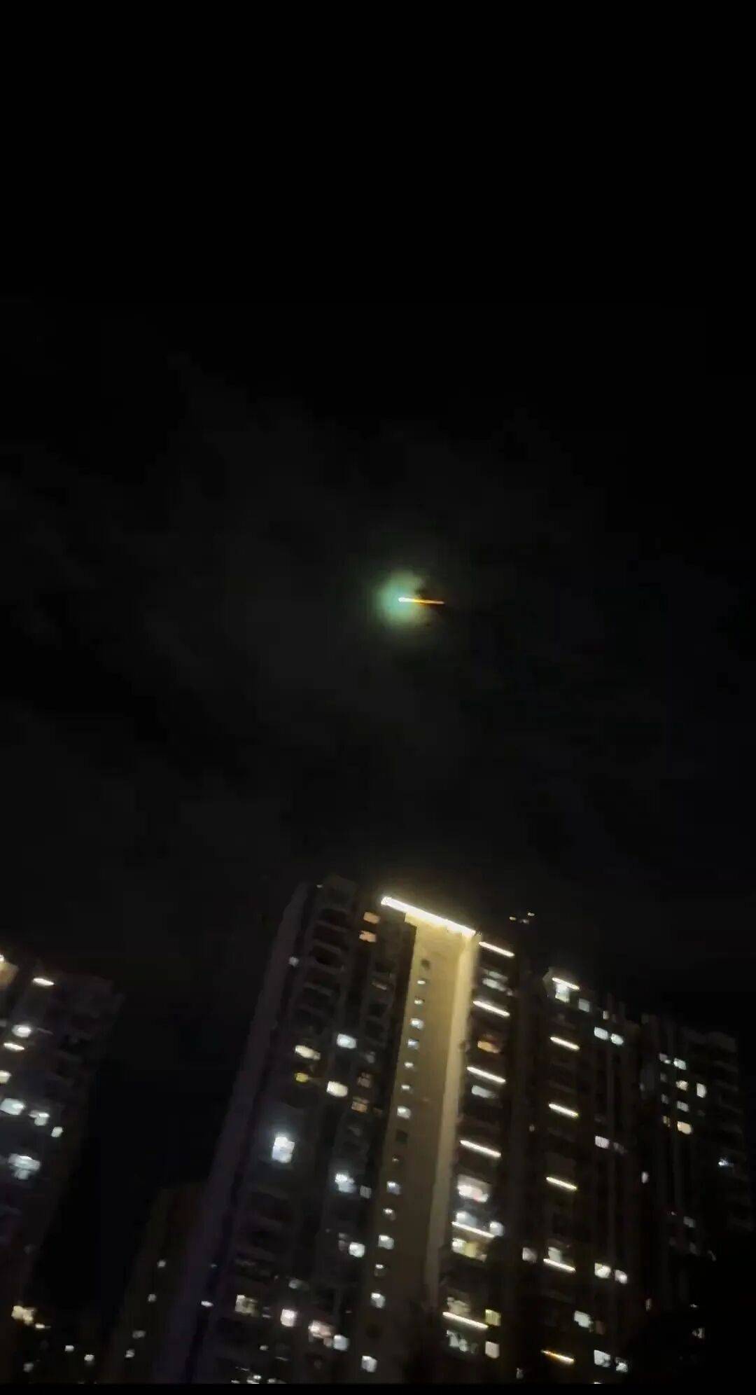 福建多地夜空现不明飞行物<strong></p>
<p>XRP价格</strong>？目击者称速度极快放蓝绿色光芒