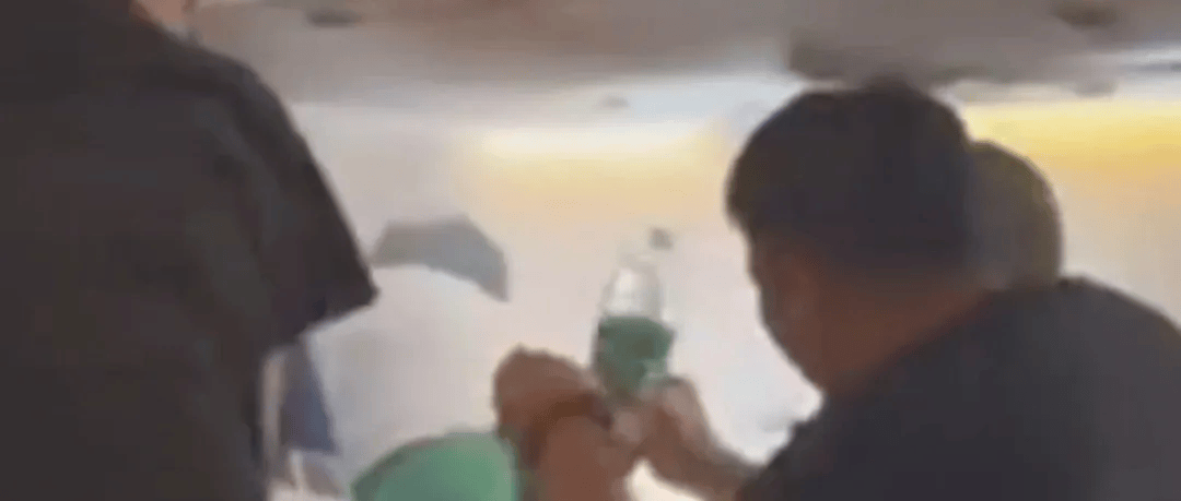 高中生散步时校服突发自燃<strong></p>
<p>DOT价格</strong>？原是165元网购的“宝”在惹祸→