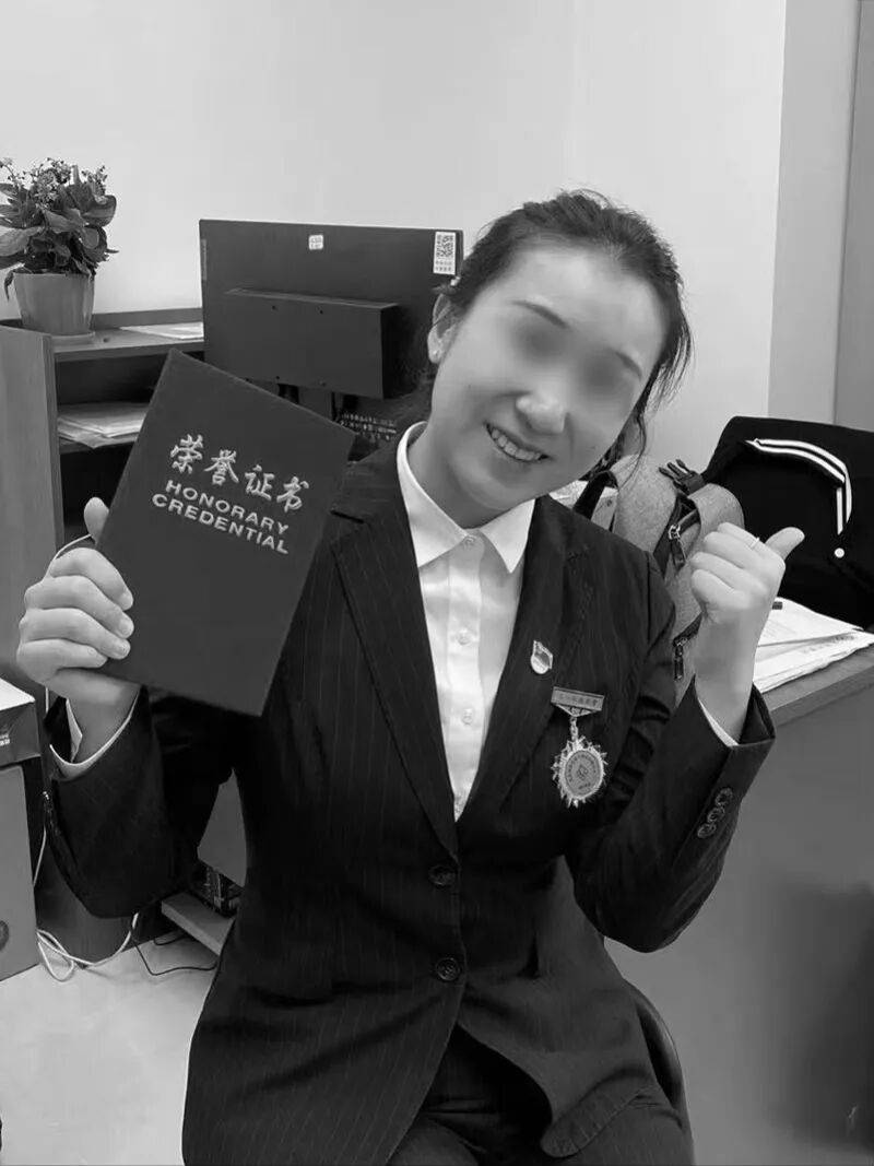 28岁女律师被砸中身亡<strong></p>
<p>DOT价格</strong>，家属索赔200多万