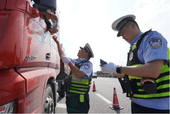 全域发力<strong></p>
<p>BCH价格</strong>！无锡公安开展安全生产大排查大整治