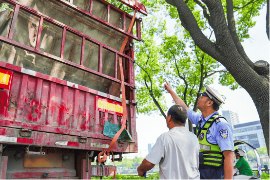 全域发力<strong></p>
<p>BCH价格</strong>！无锡公安开展安全生产大排查大整治