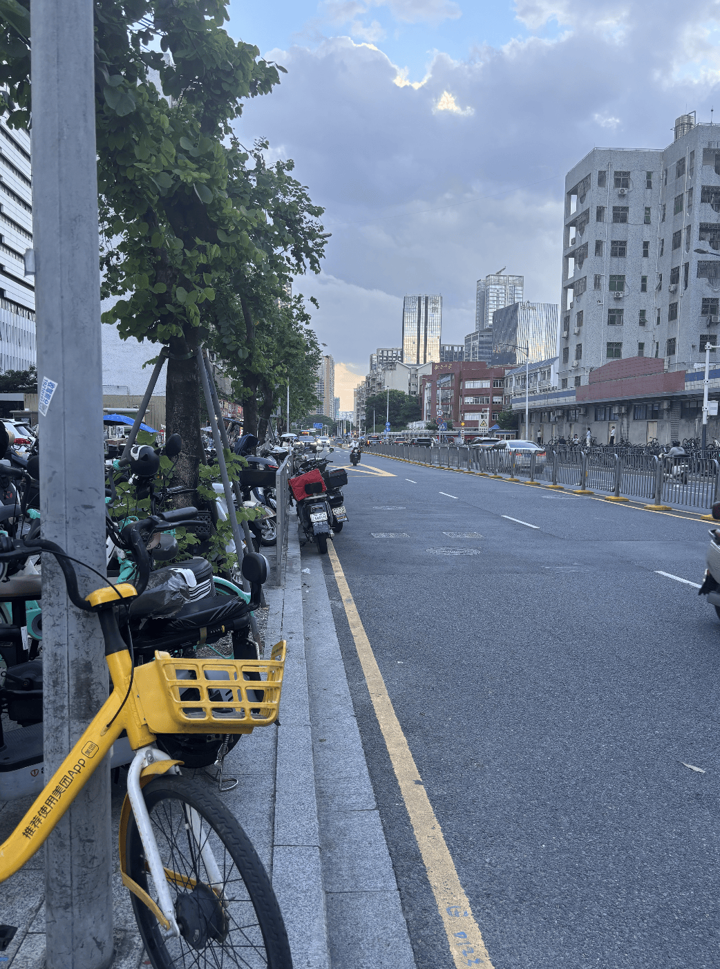 深圳一医院门口被指“举步维艰”<strong></p>
<p>比特现金价格</strong>！整治后记者实探:仍很堵