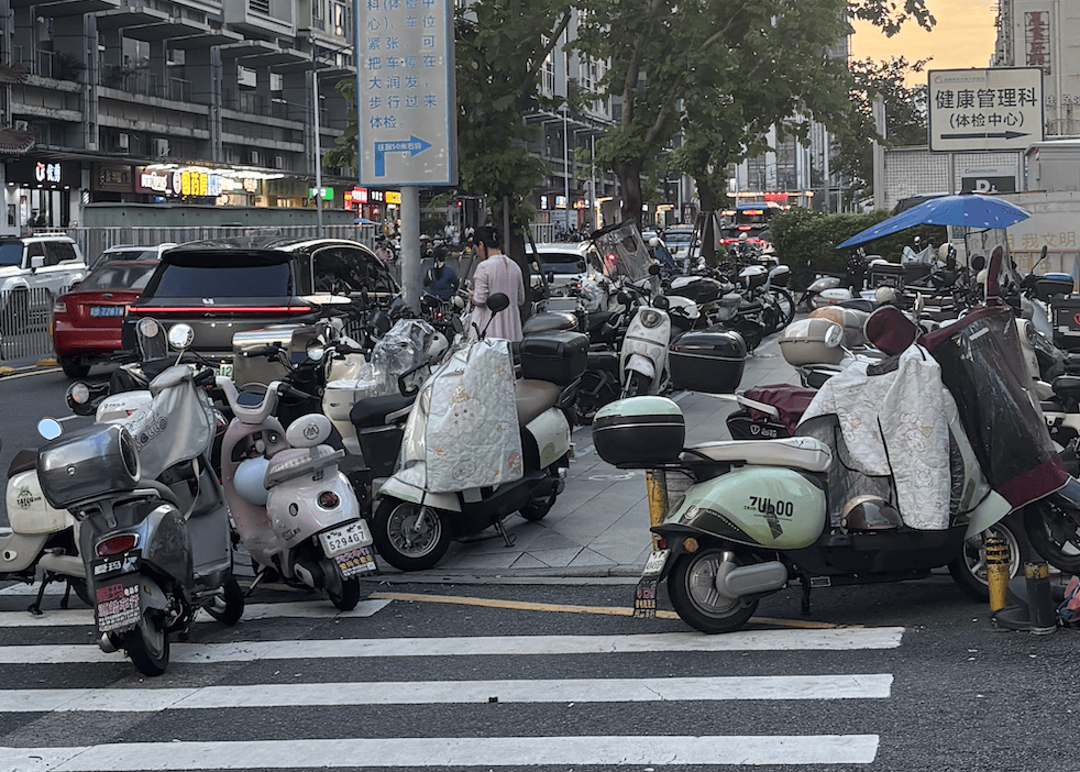 深圳一医院门口被指“举步维艰”<strong></p>
<p>比特现金价格</strong>！整治后记者实探:仍很堵
