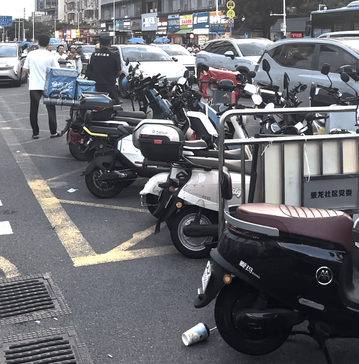 深圳一医院门口被指“举步维艰”<strong></p>
<p>比特现金价格</strong>！整治后记者实探:仍很堵