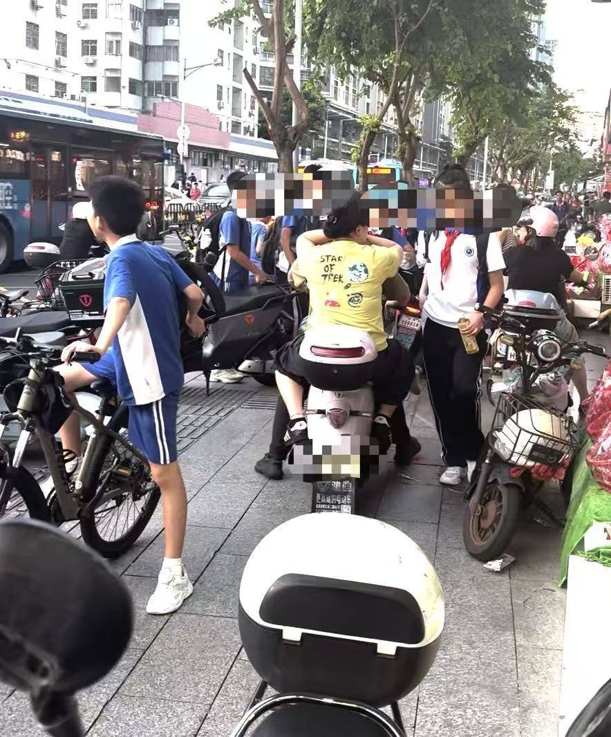 深圳一医院门口被指“举步维艰”<strong></p>
<p>比特现金价格</strong>！整治后记者实探:仍很堵