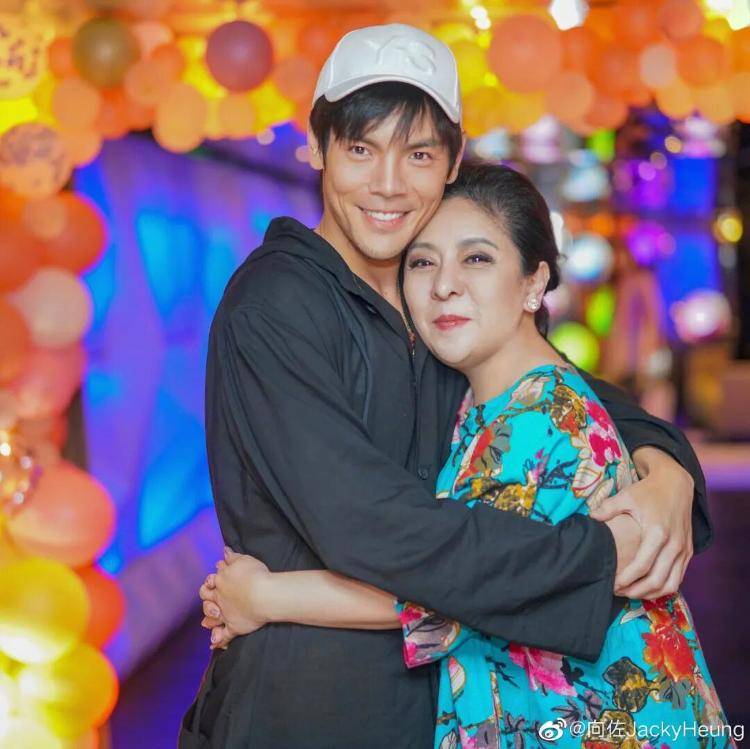 向太回应“向家破产”传闻：珠宝、豪宅都在<strong></p>
<p>LTC价格</strong>，还养着1000多名员工；向佐力挺：说话的人请有点底线