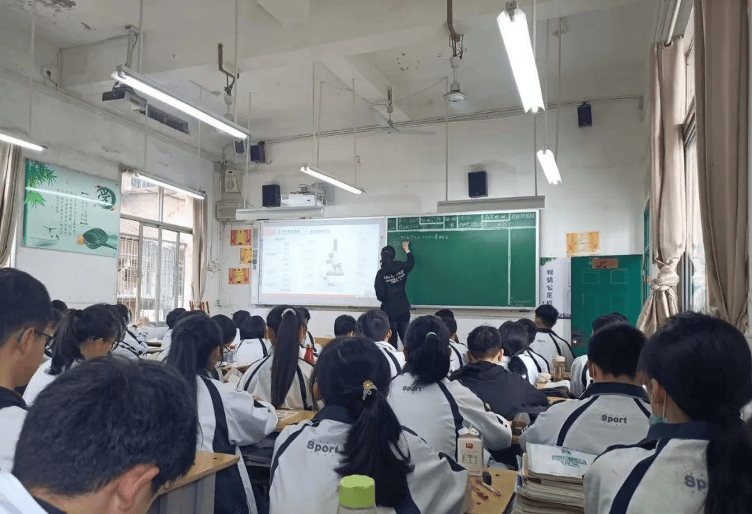 江西上饶初中生物教师郑忆晴因病去世<strong></p>
<p>数字货币交易所</strong>，年仅35岁