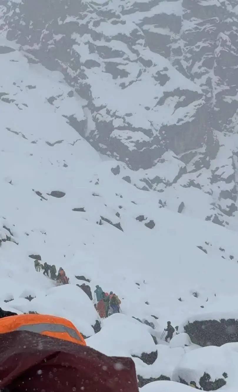 珠峰景区游客被困最新进展：已有350名游客获救<strong></p>
<p>数字货币交易app</strong>，其余200多名游客已全部取得联系