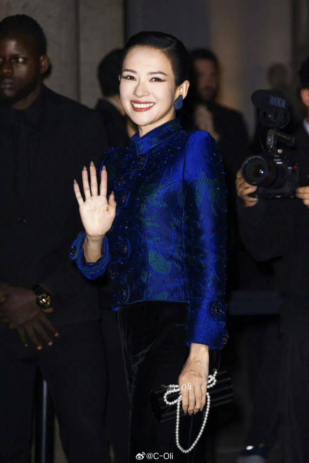 时装周上的女明星<strong></p>
<p>数字货币交易app</strong>，秋冬氛围感一键封顶！