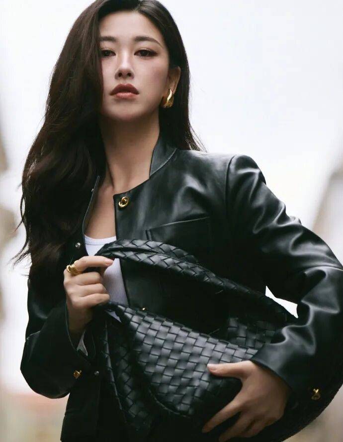 时装周上的女明星<strong></p>
<p>数字货币交易app</strong>，秋冬氛围感一键封顶！